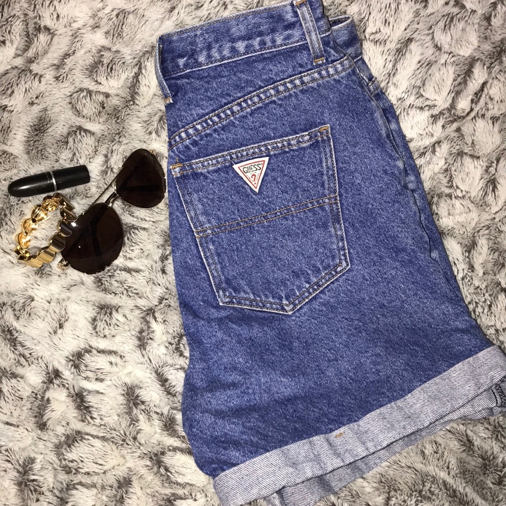Vintage Guess high waist jean shorts💋